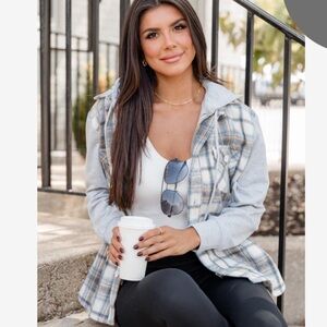 NWOT WOMENS PINK LILY PLAID SHACKET